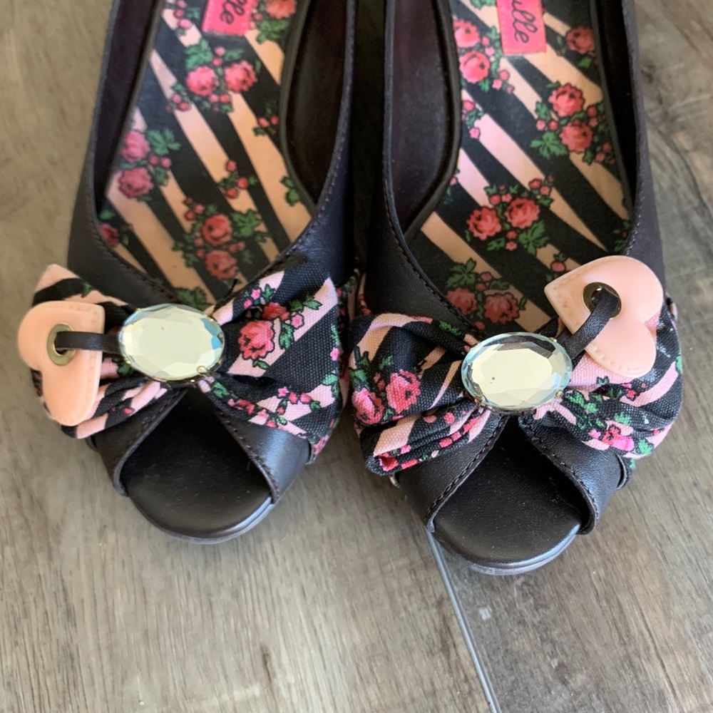 Betseyville Peep Toe Low Heel - Picture 4 of 8